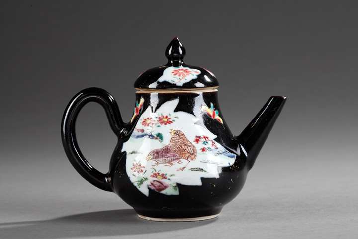 Wine pot porcelain "famille noire" decorated with quails famille rose - Chine Epoque Yongzheng